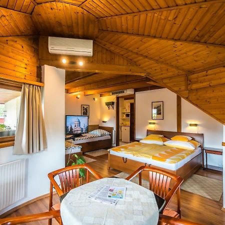 Szent Kristof Panzio Hotel Ostrzyhom Zewnętrze zdjęcie