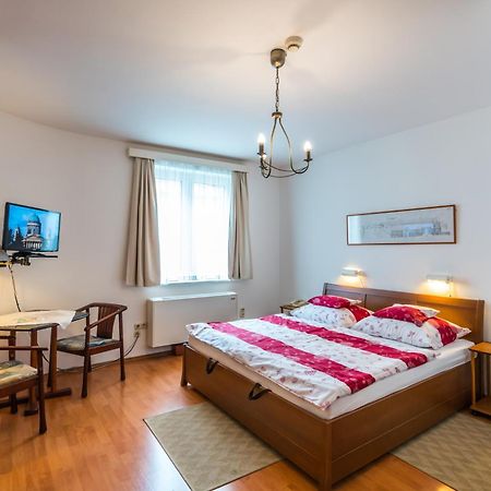 Szent Kristof Panzio Hotel Ostrzyhom Zewnętrze zdjęcie