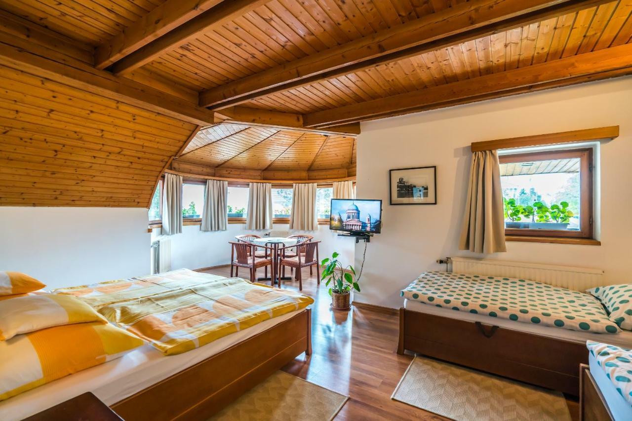 Szent Kristof Panzio Hotel Ostrzyhom Zewnętrze zdjęcie