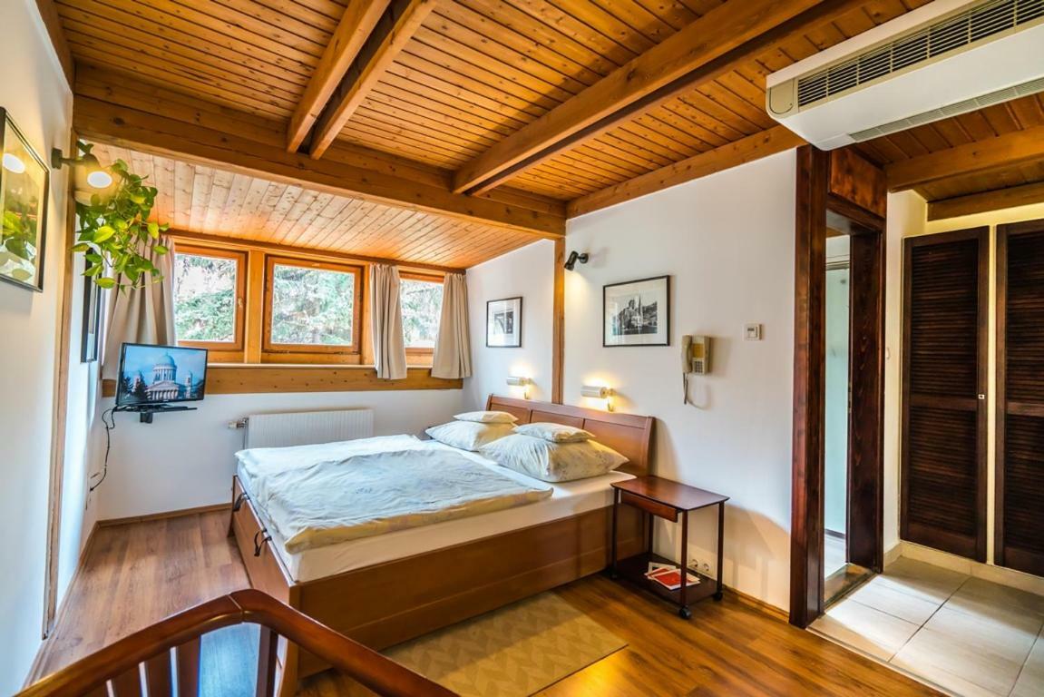 Szent Kristof Panzio Hotel Ostrzyhom Zewnętrze zdjęcie