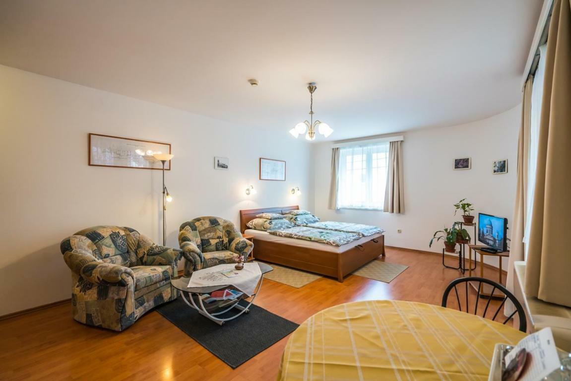 Szent Kristof Panzio Hotel Ostrzyhom Zewnętrze zdjęcie