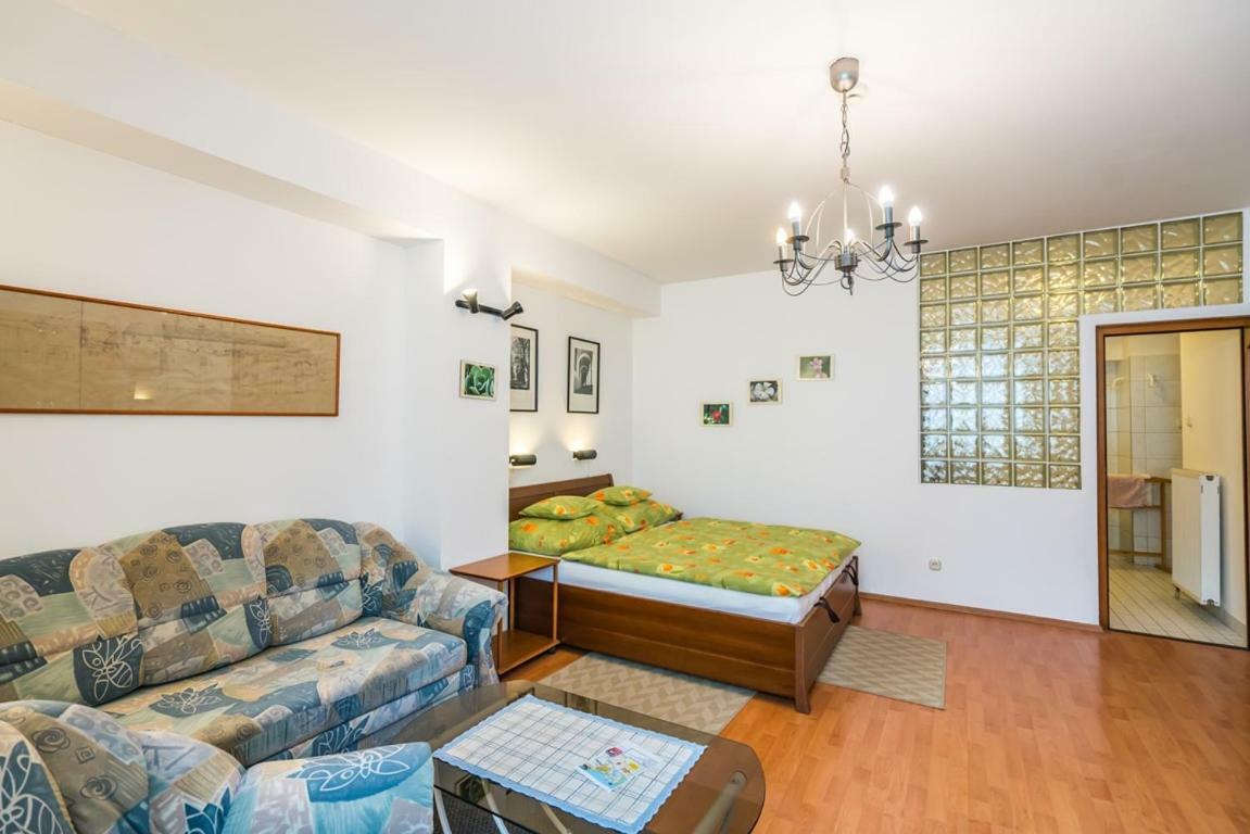 Szent Kristof Panzio Hotel Ostrzyhom Zewnętrze zdjęcie