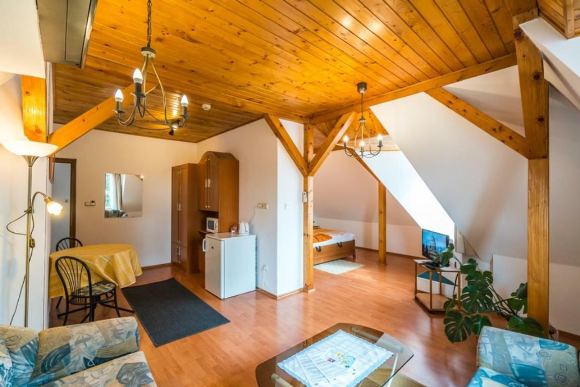 Szent Kristof Panzio Hotel Ostrzyhom Zewnętrze zdjęcie