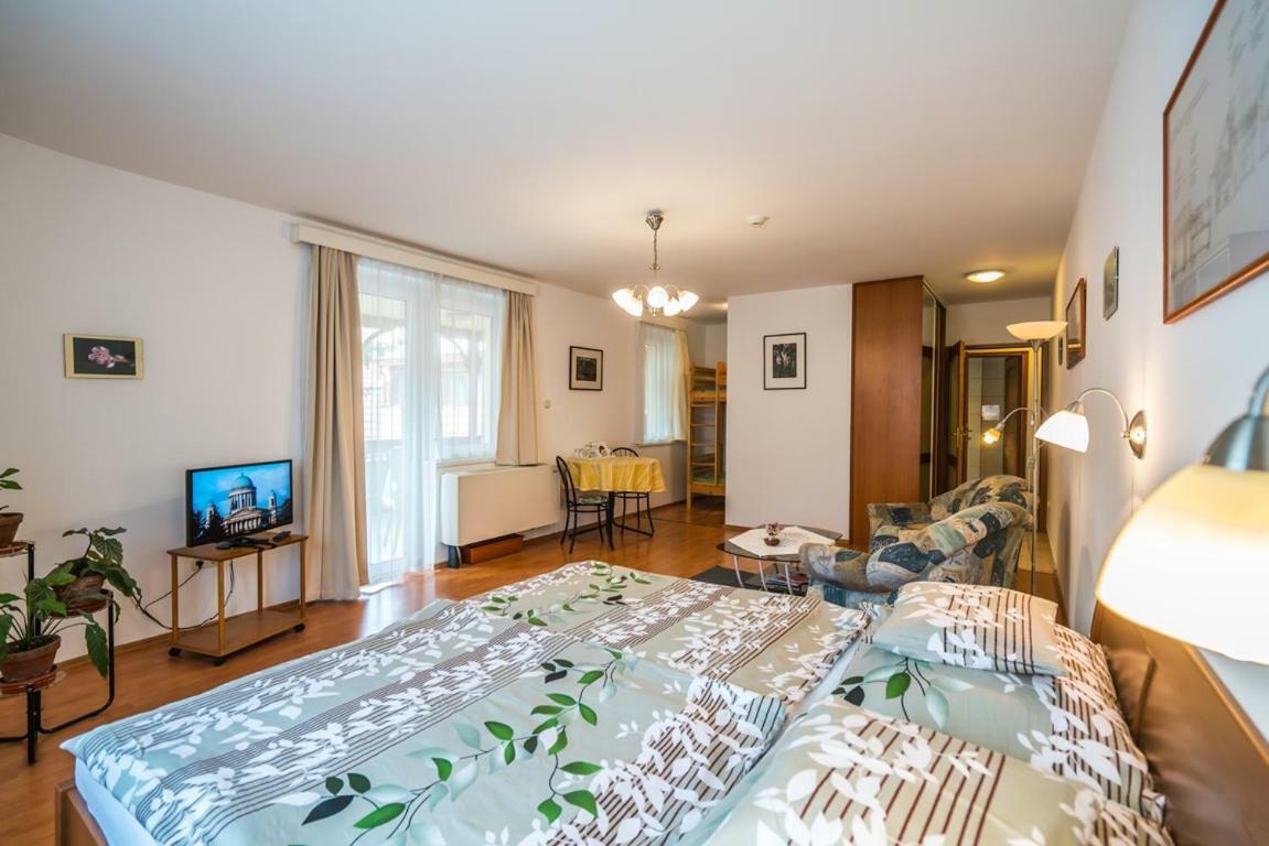 Szent Kristof Panzio Hotel Ostrzyhom Zewnętrze zdjęcie