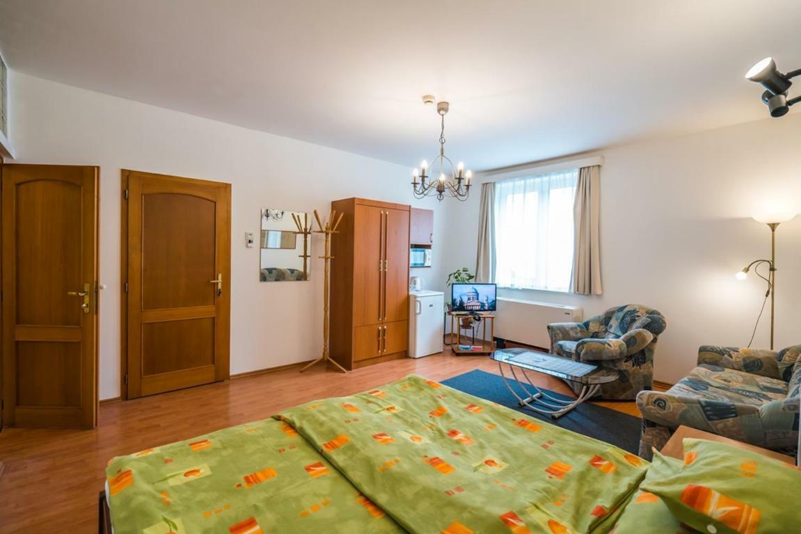 Szent Kristof Panzio Hotel Ostrzyhom Zewnętrze zdjęcie