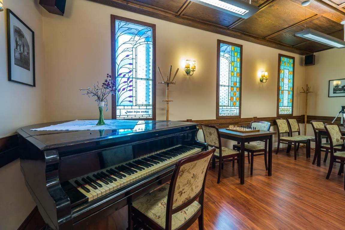 Szent Kristof Panzio Hotel Ostrzyhom Zewnętrze zdjęcie